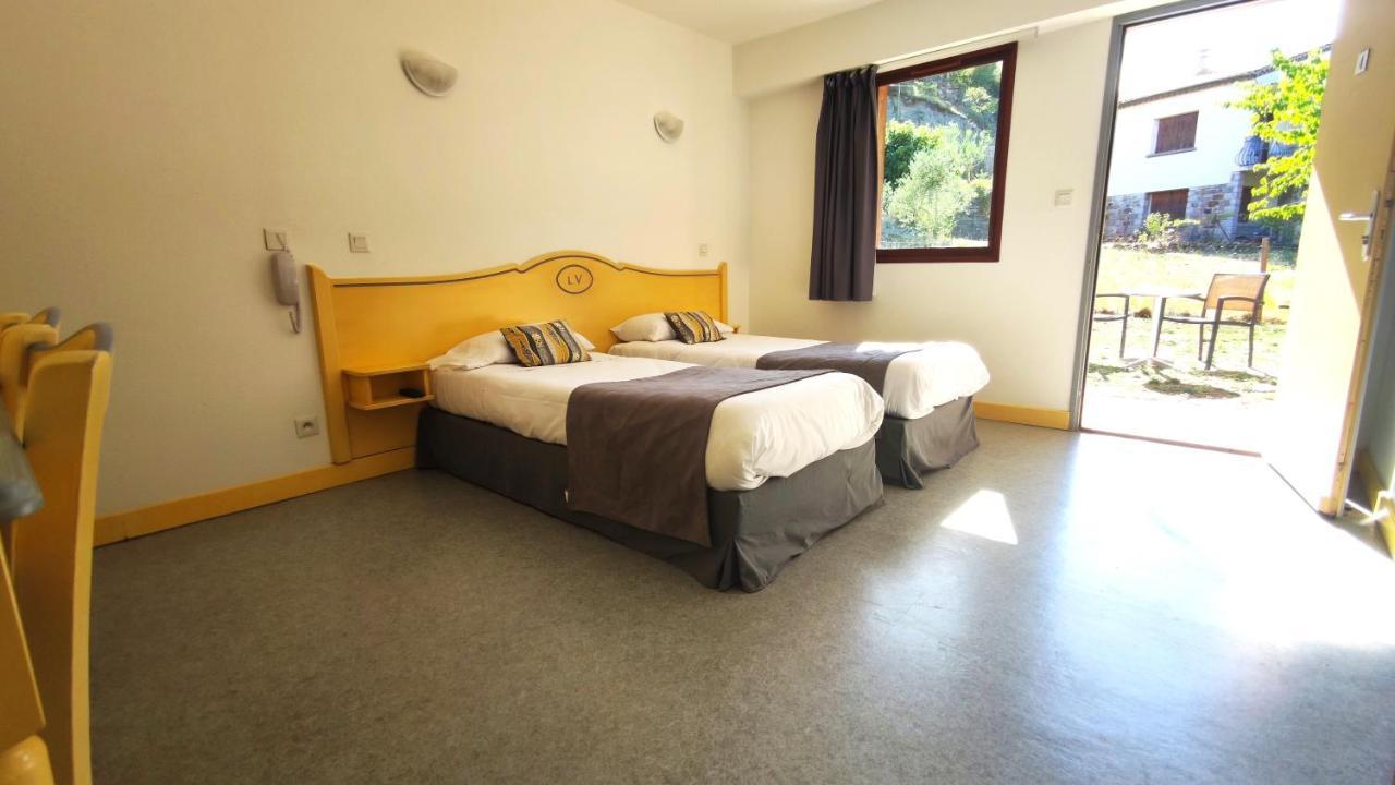 Hotel Le Vanseen Les Vans Zewnętrze zdjęcie