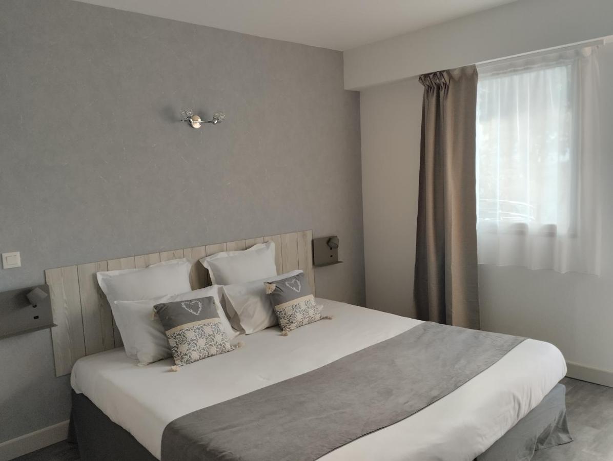 Hotel Le Vanseen Les Vans Zewnętrze zdjęcie