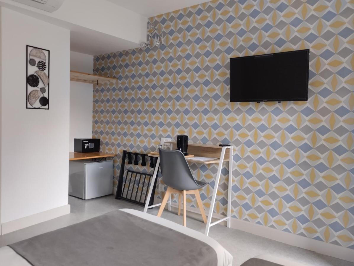 Hotel Le Vanseen Les Vans Zewnętrze zdjęcie