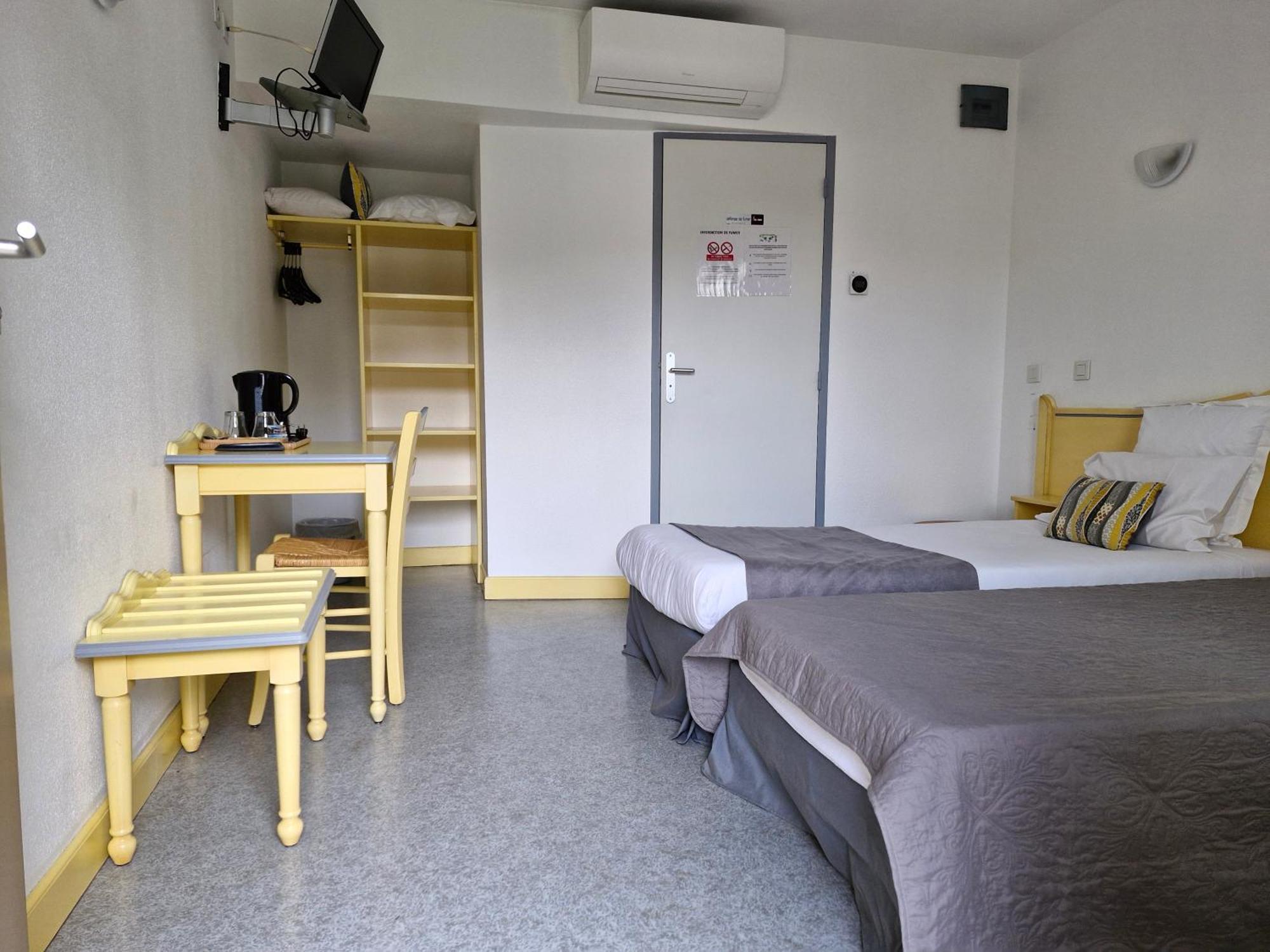 Hotel Le Vanseen Les Vans Zewnętrze zdjęcie