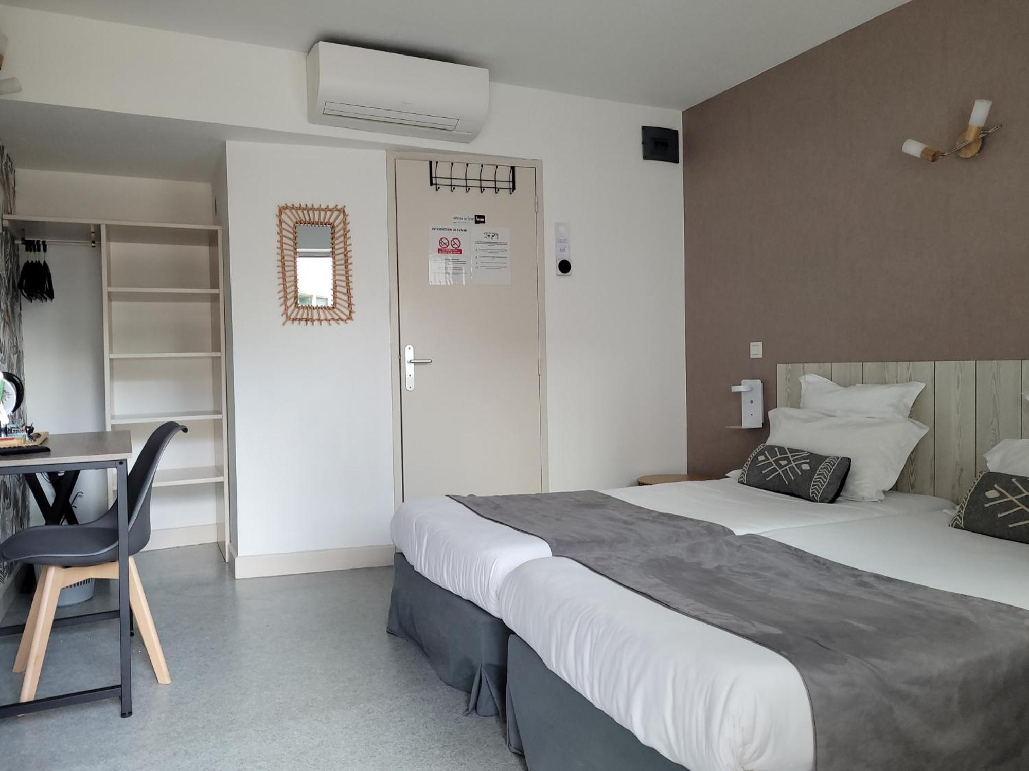 Hotel Le Vanseen Les Vans Zewnętrze zdjęcie