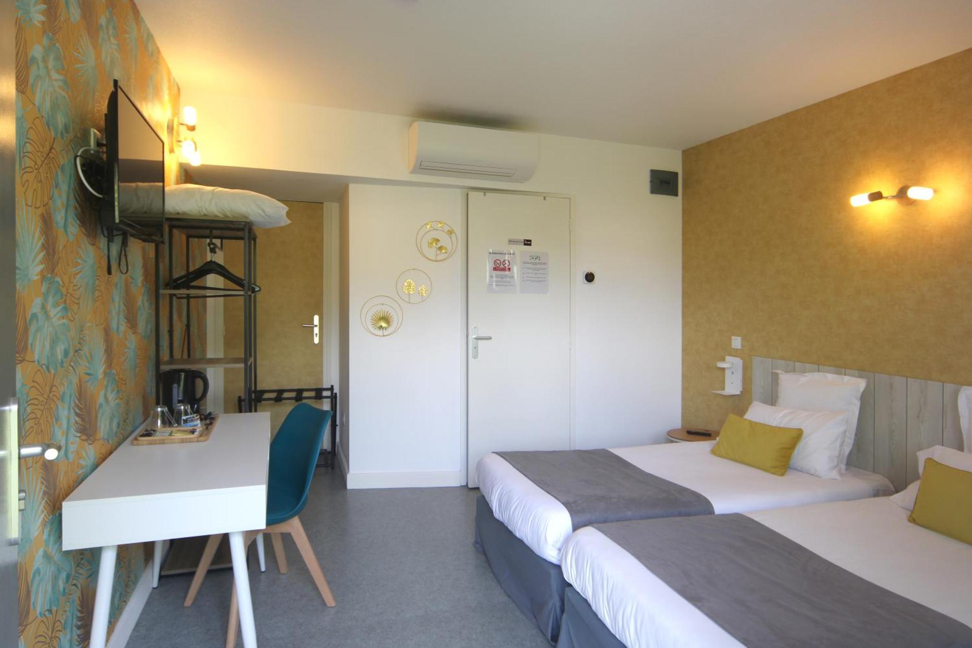 Hotel Le Vanseen Les Vans Zewnętrze zdjęcie