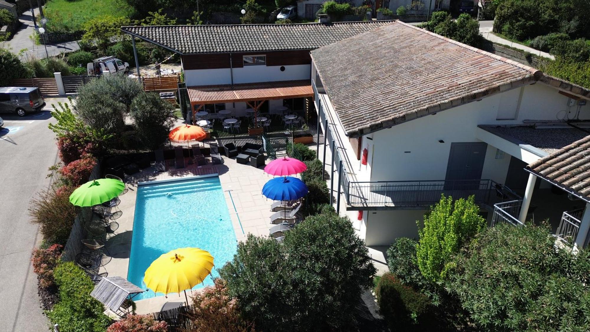 Hotel Le Vanseen Les Vans Zewnętrze zdjęcie